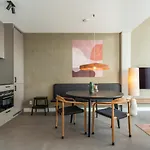 Bizstay Walden Apartment *